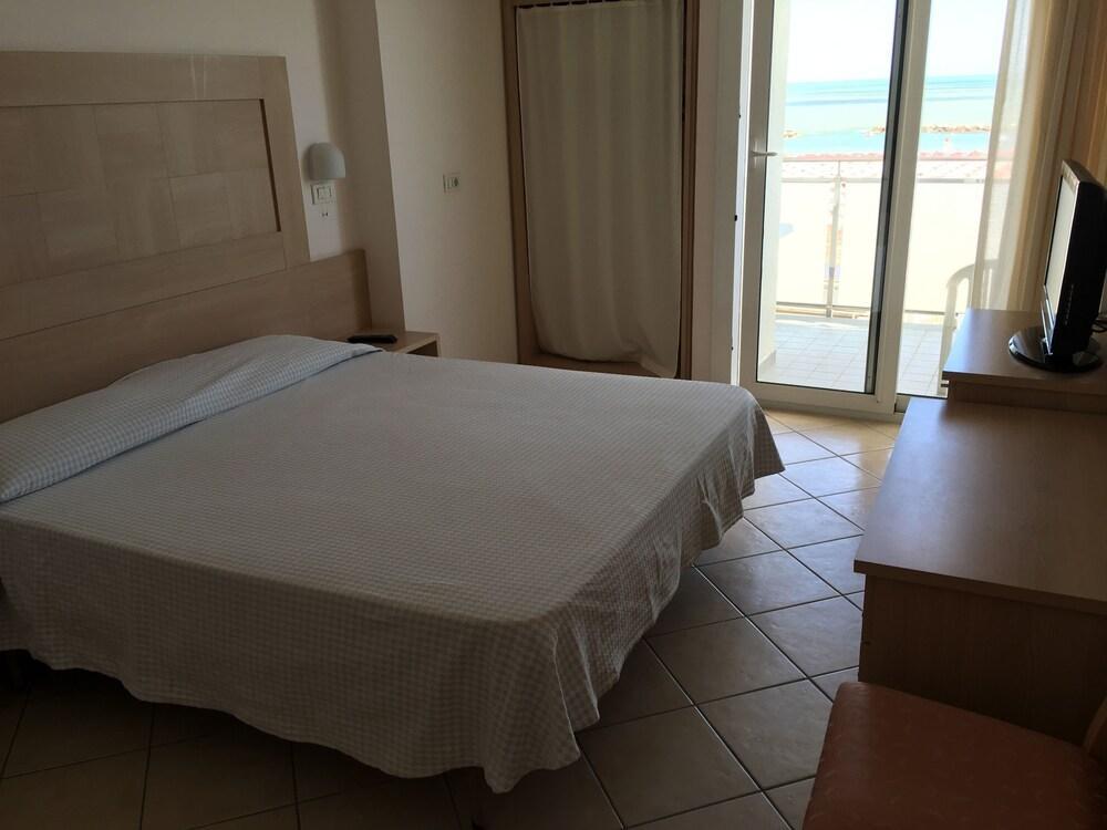 Hotel Excelsior Cattolica Eksteriør billede