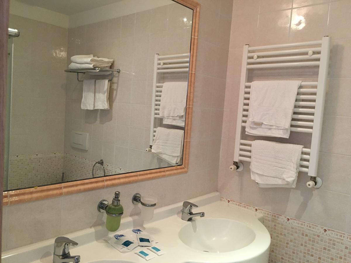 Hotel Excelsior Cattolica Eksteriør billede